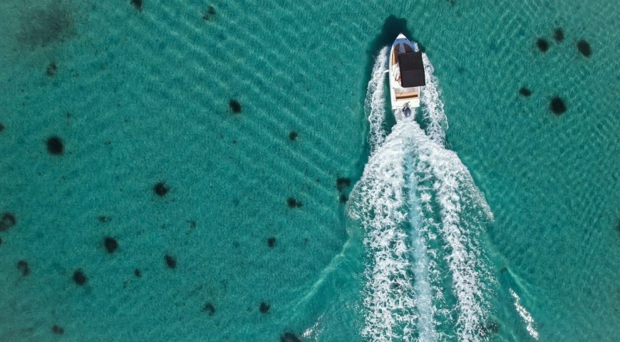 Explorer 30hp - Boat Rental (11)