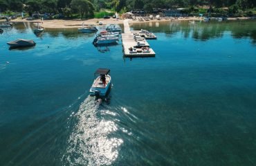 Explorer 30hp - Boat Rental (26)