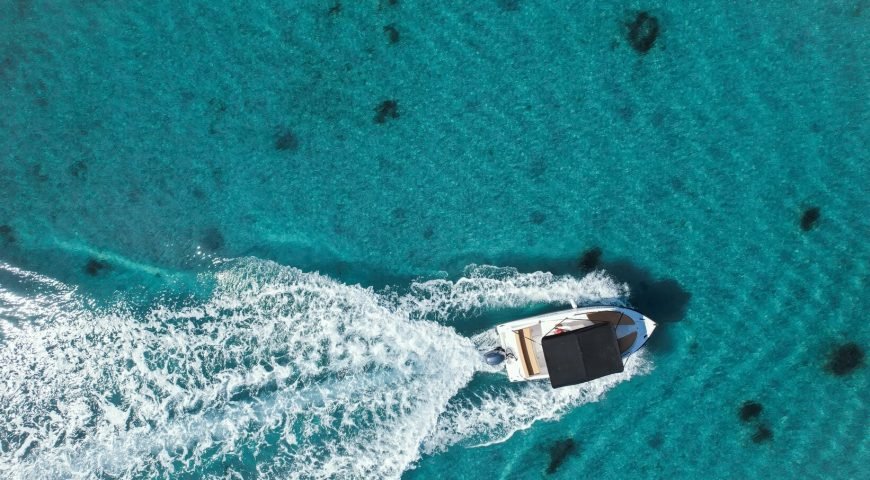 Explorer 30hp - Boat Rental (9)