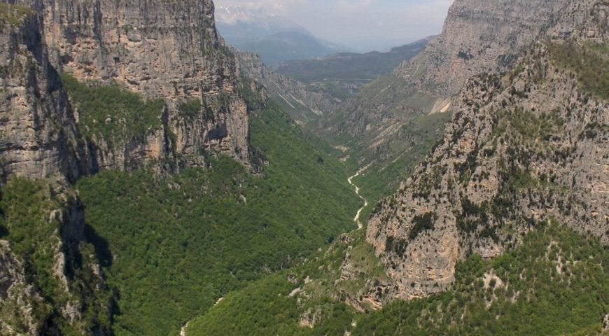 Vikos_Gorge_from_Beloe