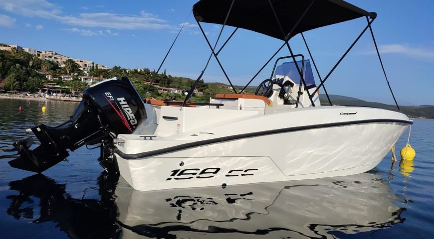 Voyager 30hp Boat Rental